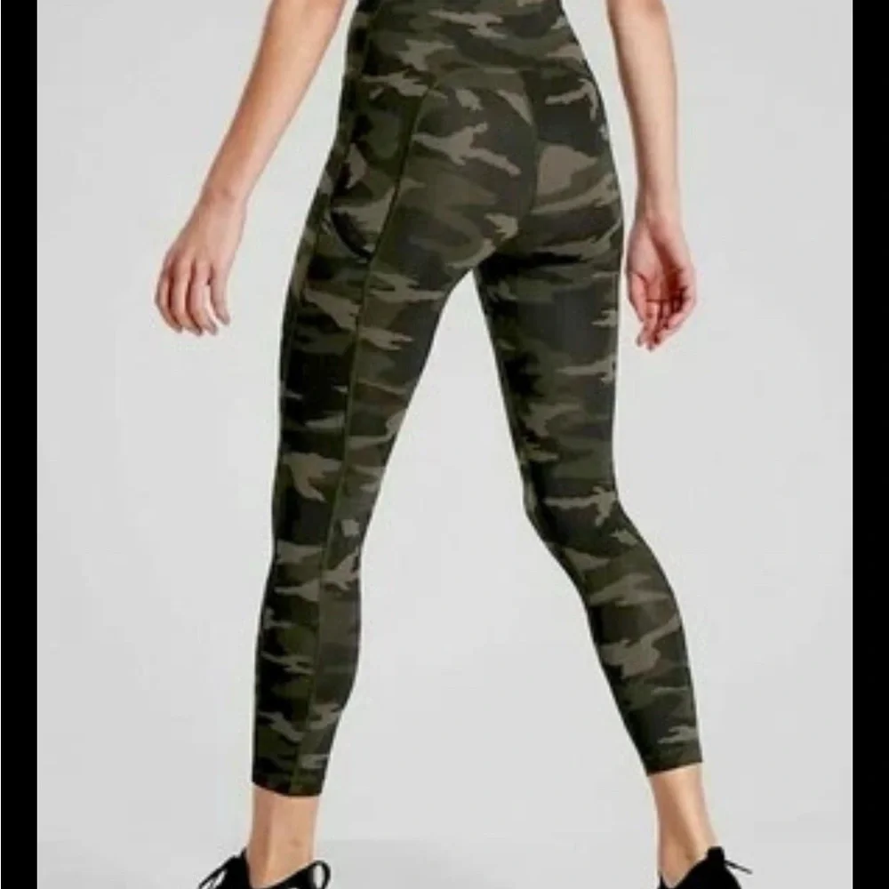 Athleta Camo Print Women's Leggings - Picture 9 of 11